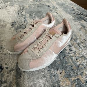 Nike Cortez pink suede athletic women’s shoes size 8